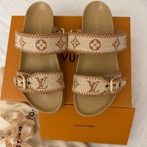 SOLD!!! 🥂🥂🥂🥂🥂Bom Dia Flat Comfort Mule